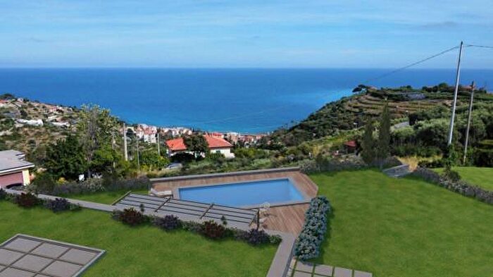 Casa con 5 locali in vendita in Via Colla, Bordighera