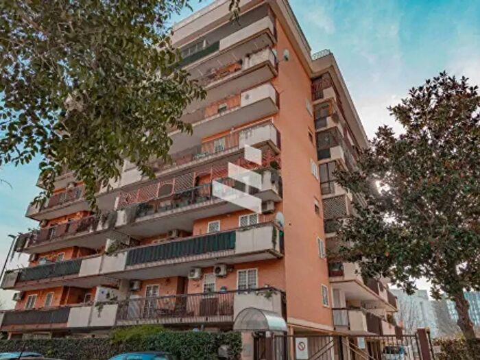 Appartamento quadrilocale in vendita in Viale della Grande Muraglia, Roma