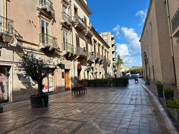 Appartamento trilocale in vendita in Via Giacomo Medici, Milazzo