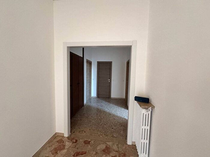 Appartamento con 6 locali in affitto in Via Camillo Benso di Cavour, Gazzo Veronese