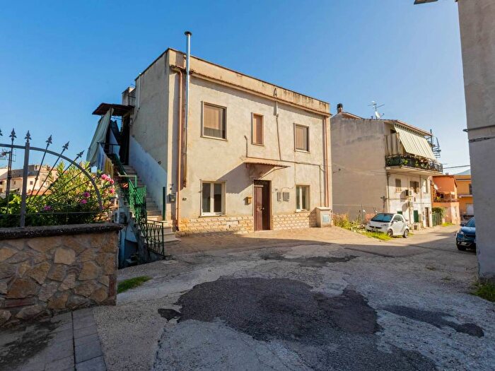 Appartamento con 6 locali in vendita in Via Giuseppe Garibaldi, Centro, Montelibretti
