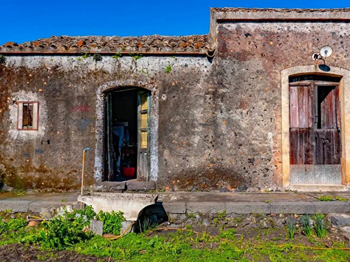 Casa trilocale in vendita in Via Vallone, Viagrande