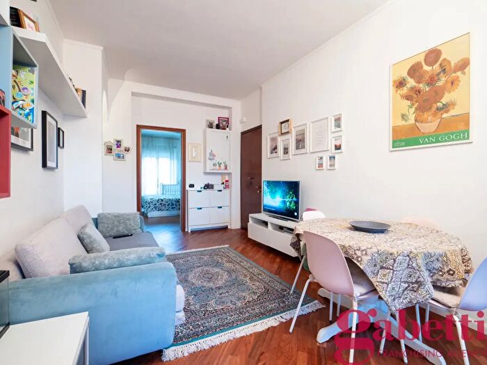Appartamento trilocale in vendita in Via Amadeo, Milano