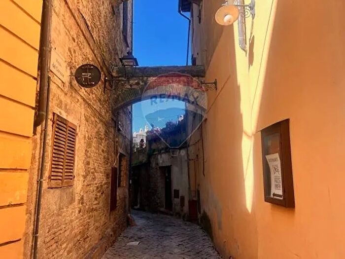 Appartamento quadrilocale in vendita in Vicolo del Comune, Bevagna