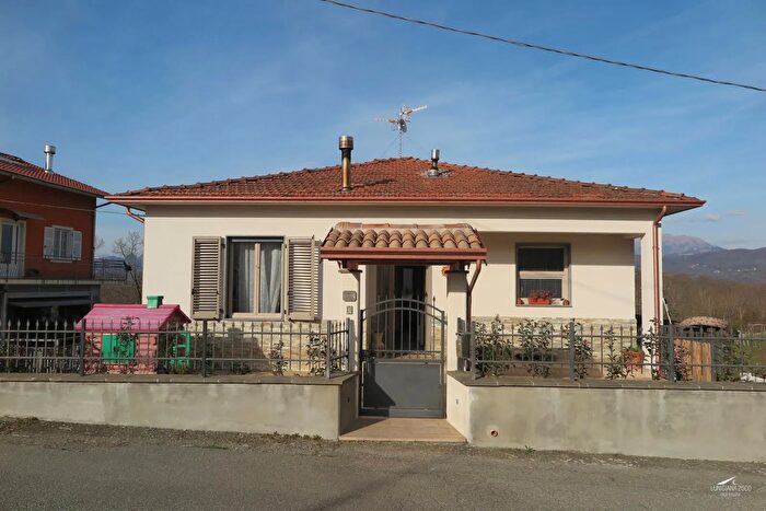 Casa quadrilocale in vendita in Aulla