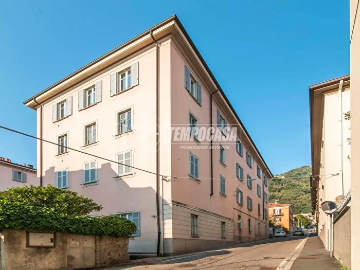 Appartamento trilocale in vendita in Via Tommaso Grossi a, Como