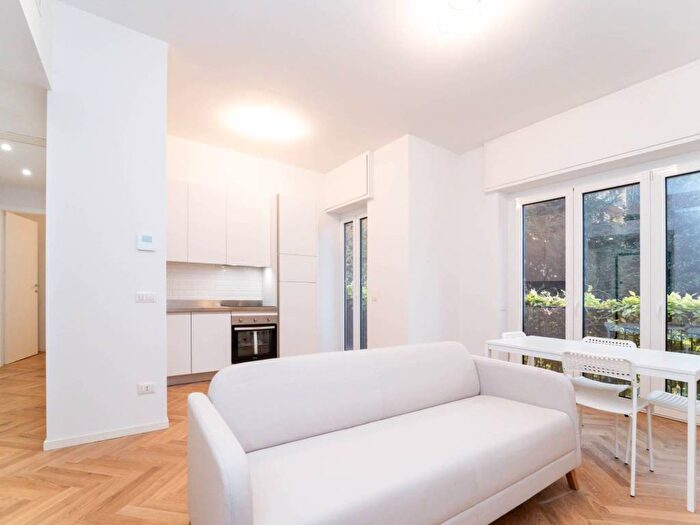 Appartamento bilocale in affitto in Via Emilio De Marchi, Cascina dei Pomi, Milano