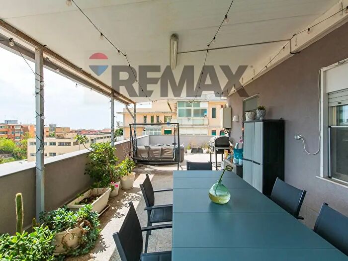 Appartamento con 6 locali in vendita in Corso Indipendenza d, Catania