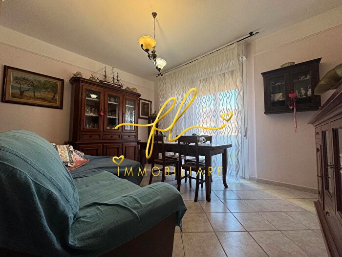 Appartamento con 5 locali in vendita in Collesalvetti