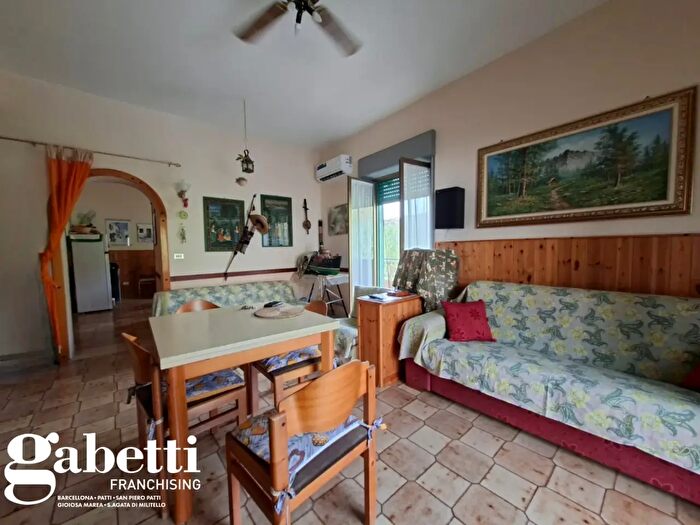 Appartamento trilocale in vendita in Via De Gasperi, Oliveri