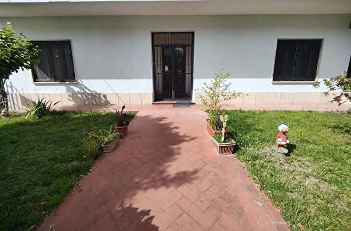 Casa con 6 locali in vendita in Montevarchi