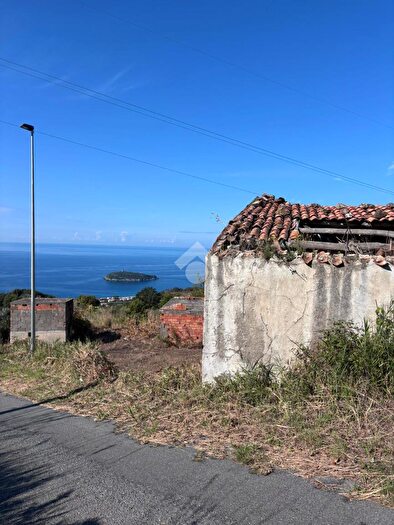 Casa con 5 locali in vendita in Contrada Sagarote, Diamante