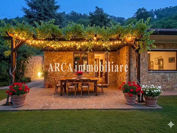 Casa trilocale in vendita in Pietrasanta