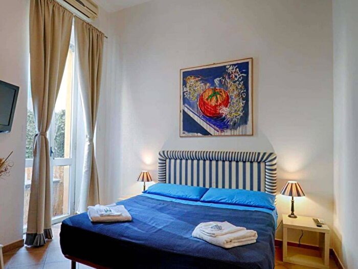 Appartamento trilocale in affitto in Via Raffaele Cadorna, Sallustiano, Roma