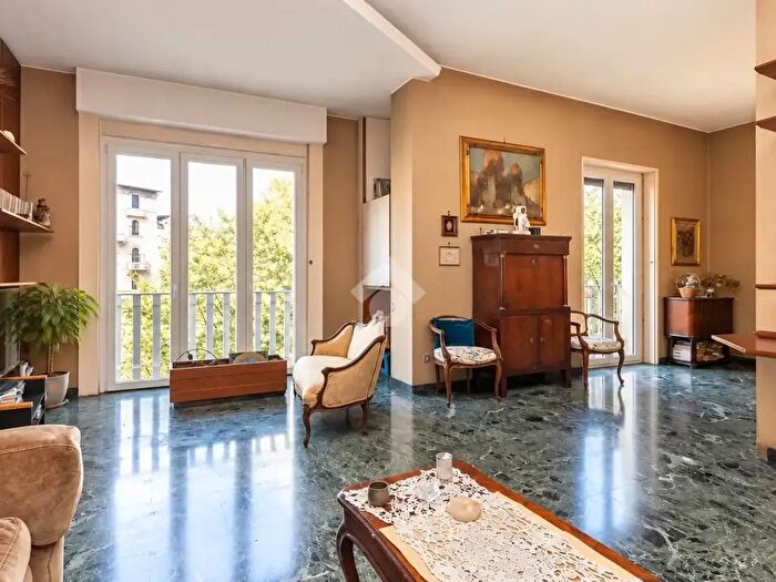 Appartamento quadrilocale in vendita in Viale Emilio Caldara, Milano