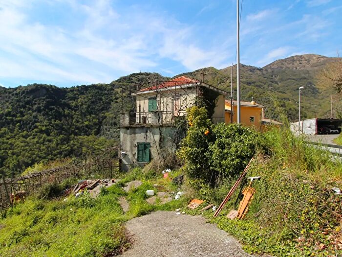 Casa con 7 locali in vendita in Sori