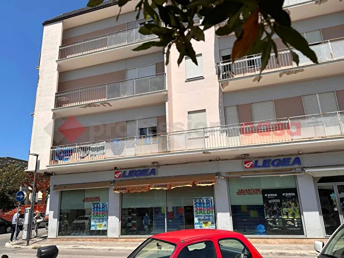 Appartamento quadrilocale in vendita in Piazza del Mercato, Avezzano