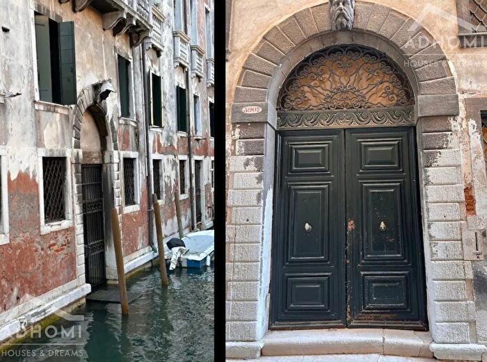 Appartamento con 8 locali in vendita in Venezia
