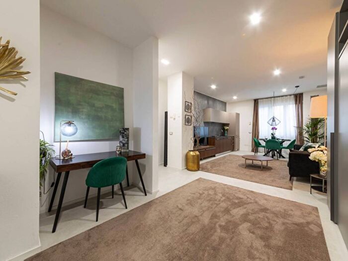 Appartamento monolocale in affitto in Viale Caterina da Forlì, Bande Nere, Milano