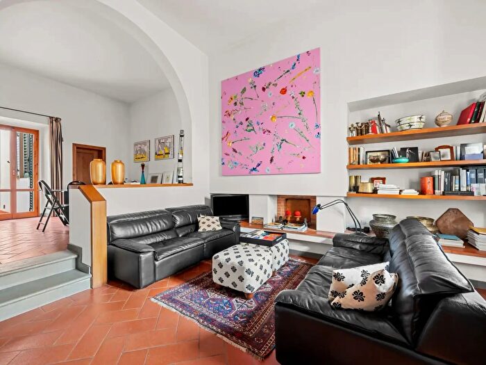 Casa con 7 locali in vendita in Via Leonardo Ximenes, Firenze