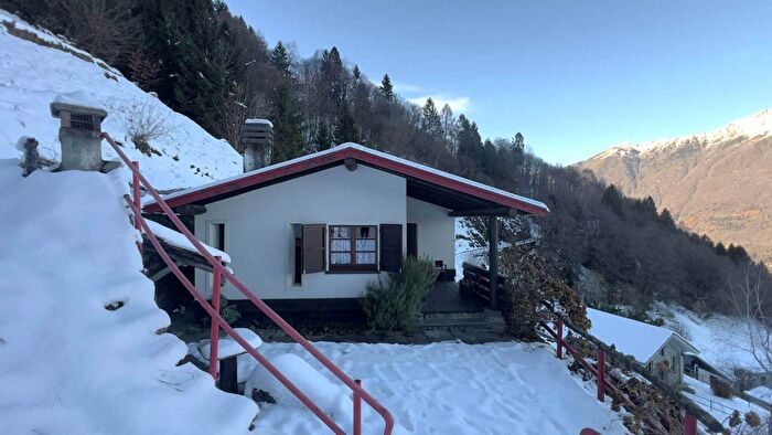 Casa quadrilocale in vendita in Loc Piantina, Cosio Valtellino