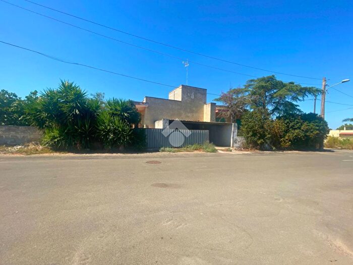 Casa quadrilocale in vendita in Via Achille Benegiamo, Nardo