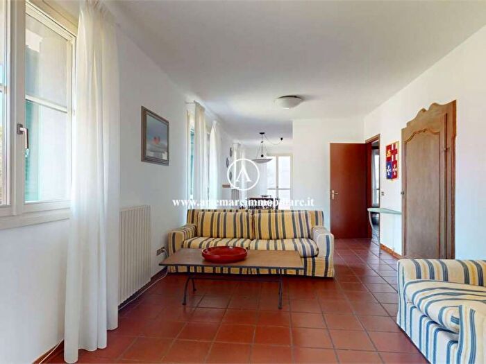 Appartamento con 5 locali in affitto in Via san Camillo, Vittoria Apuana, Forte dei Marmi