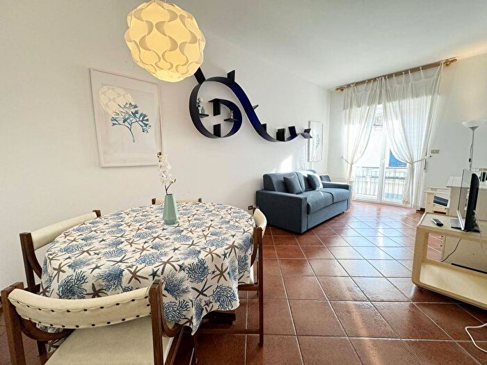 Appartamento quadrilocale in affitto in Via Paolo Ferreri, Fenarina Via Neghelli Collina di Ponente, Alassio