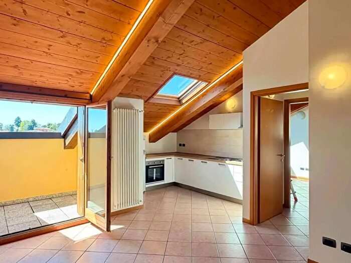 Appartamento bilocale in affitto in Villa Guardia