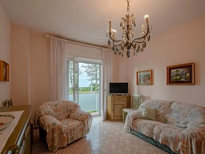 Appartamento quadrilocale in vendita in Via Luigi Cadorna, Bordighera