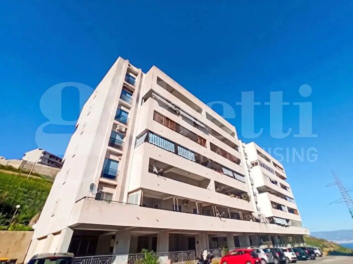 Appartamento quadrilocale in vendita in Via Contrada Baglio Snc, Messina