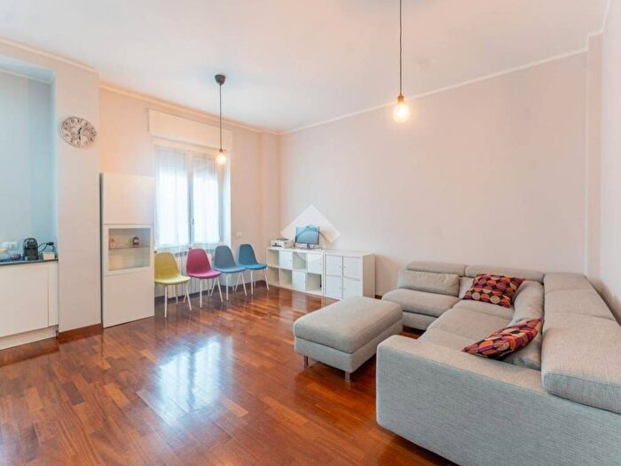 Appartamento bilocale in affitto in Bastioni di Porta Volta, Moscova, Milano