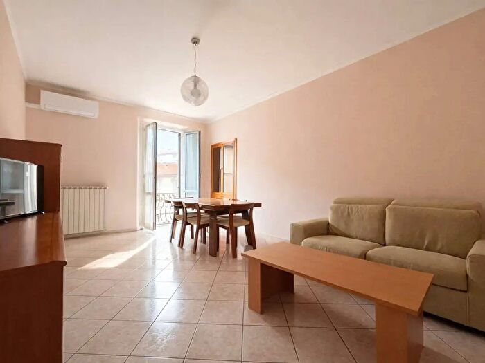 Appartamento trilocale in vendita in Via Cecilio Stazio, Milano