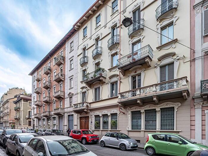 Appartamento con 5 locali in affitto in Via Saccarelli, San Donato, Torino