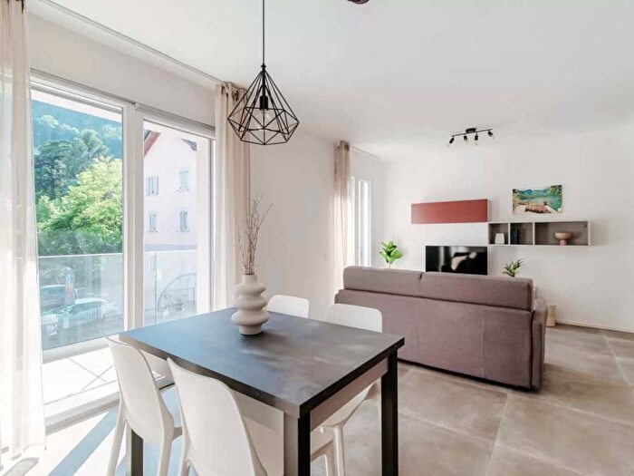 Appartamento trilocale in affitto in Via Bellinzona, Nino Bixio, Como