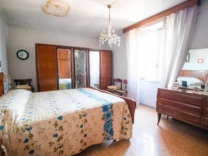 Appartamento trilocale in vendita in Vicolo Piazza di Padella, Capranica