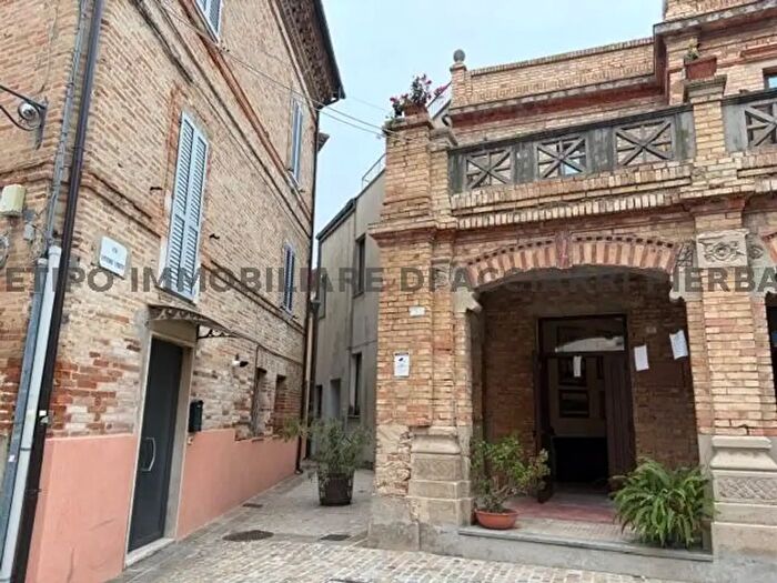 Casa con 6 locali in vendita in Campofilone