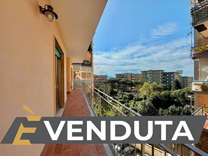 Appartamento quadrilocale in vendita in Via Bernardo Cavallino, Napoli