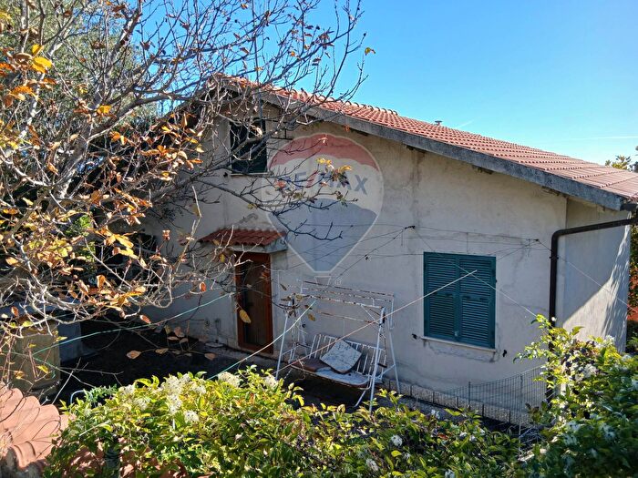 Casa trilocale in vendita in Cingoli