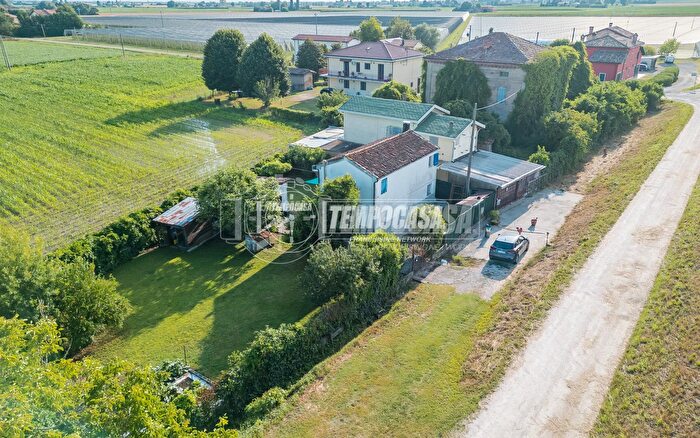 Casa quadrilocale in vendita in Via Reno Ovest, Galliera