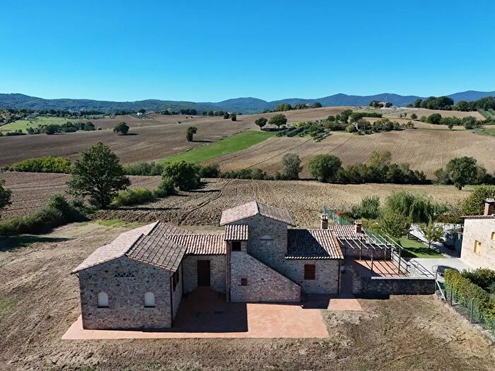 Casa quadrilocale in vendita in Vocabolo San Quirico, Avigliano Umbro