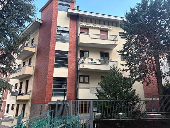 Appartamento trilocale in vendita in Via Eleuterio Pagliano, Varese