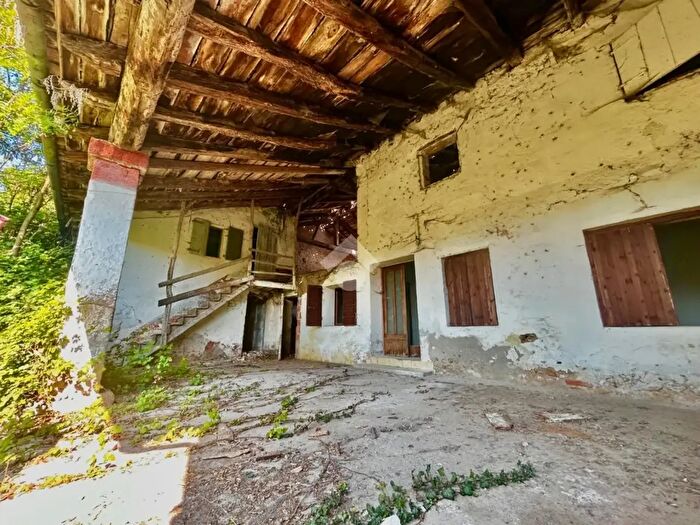 Casa quadrilocale in vendita in Via Giotto, Maser