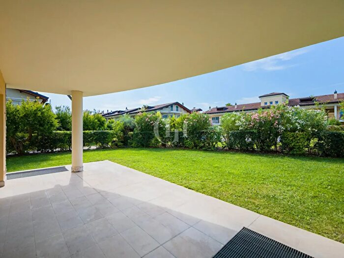 Casa quadrilocale in vendita in Via San Vito, Sirmione