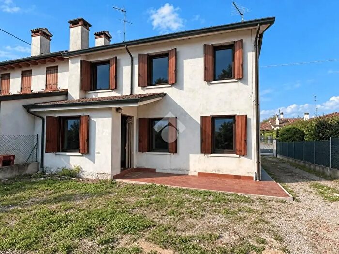 Casa quadrilocale in vendita in Via Noalese, Zero Branco