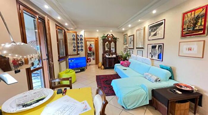 Appartamento quadrilocale in vendita in Via Montello, Curtatone