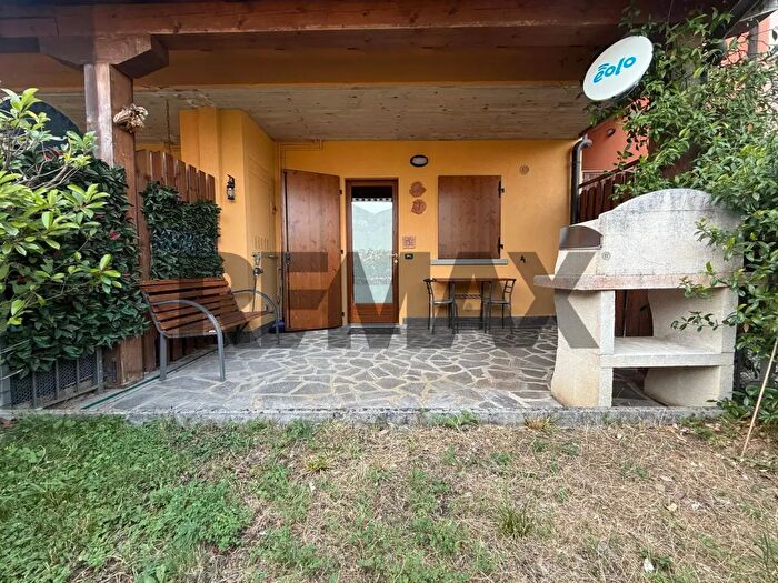 Appartamento bilocale in vendita in Via Provinciale B, Bianzano