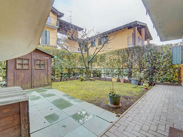 Case in Vendita e in Affitto - 2