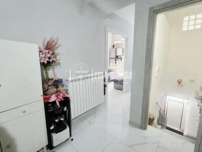 Appartamento trilocale in vendita in Via Colombo, Tufino