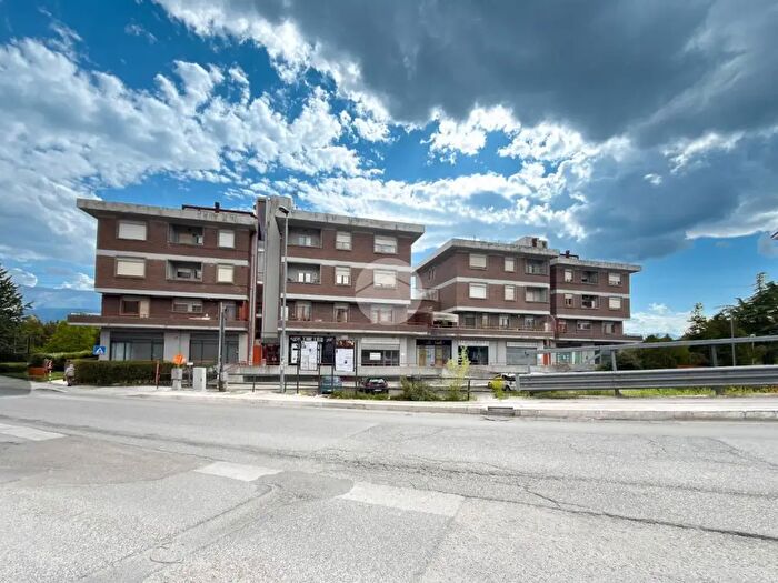 Appartamento trilocale in vendita in Via Angelo Colagrande, LAquila